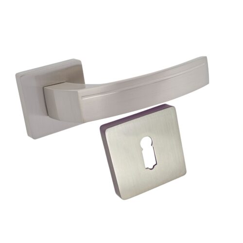 Komplet okuć Carmen z kwadratowym szyldem w wersji KLUCZ kolor nikiel satyna
